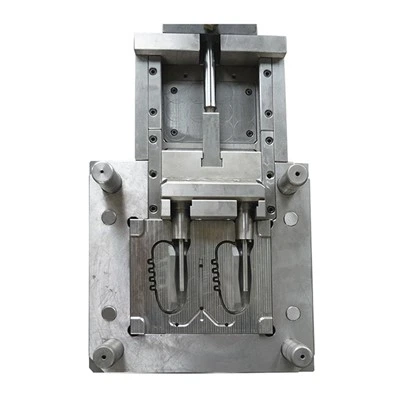 射出成形金型を使用したマルチキャビティガーデンシザー